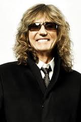 WHITESNAKE: “¿Quién coño se cree que es Joe Lynn Turner? Por Cristo. Que se meta con alguien de su estatura!”.