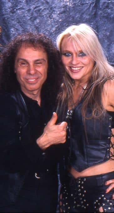 Ronnie junto a Doro Pesch.