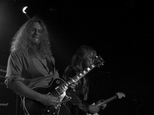 THIN LIZZY SIGUEN ADELANTE CON SU GIRA SIN QUEENSRYCHE