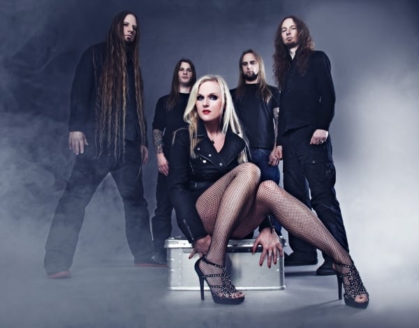 LEAVES EYES OFRECEN NUEVO TEMA