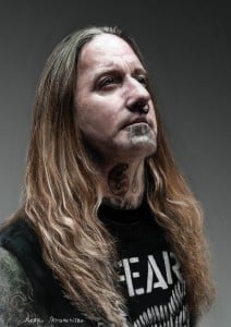 DEVILDRIVER: “La manera en que mi guitarrista y mi baterista en COAL CHAMBER se metían la gran fiesta haría a Keith Richards parecer una nenaza”