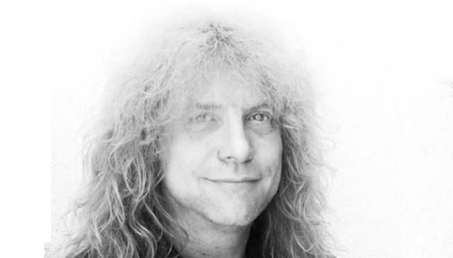 Noticias breves: Steven Adler - Hummano - Havalina - Tom Keifer - Topo