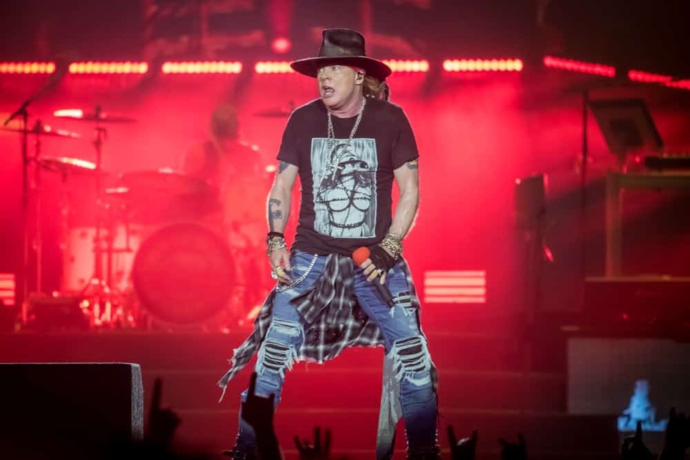 Axl Rose en contra de las aperturas de playas