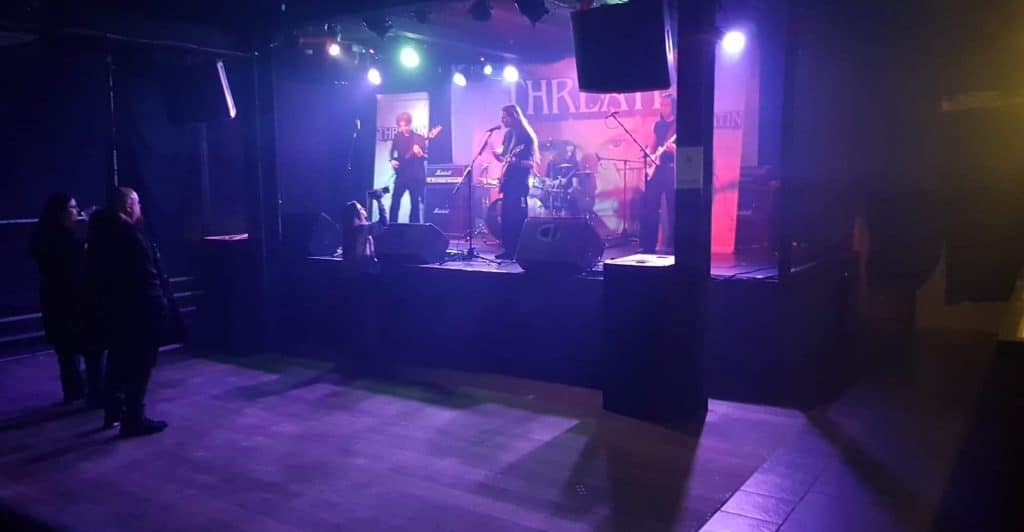 Threatin live