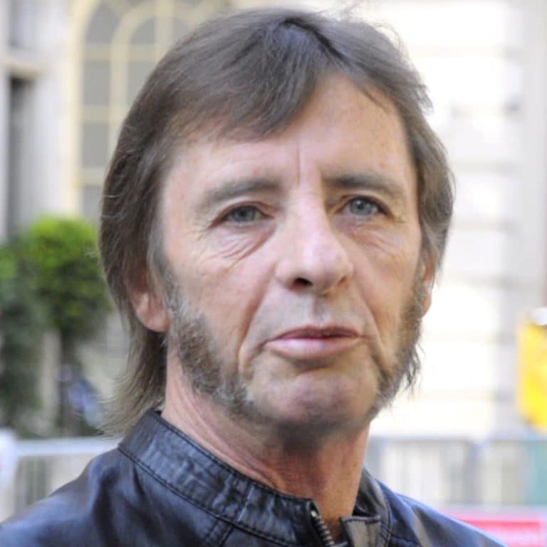 Phil Rudd Lisa Phil Rudd vuelve a los escenarios tocando un tema de AC/DC ¿Volverá a ...